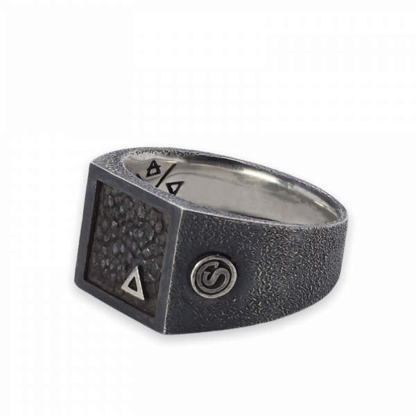 E441RAW Zegelring ELEMENTS Collectie
