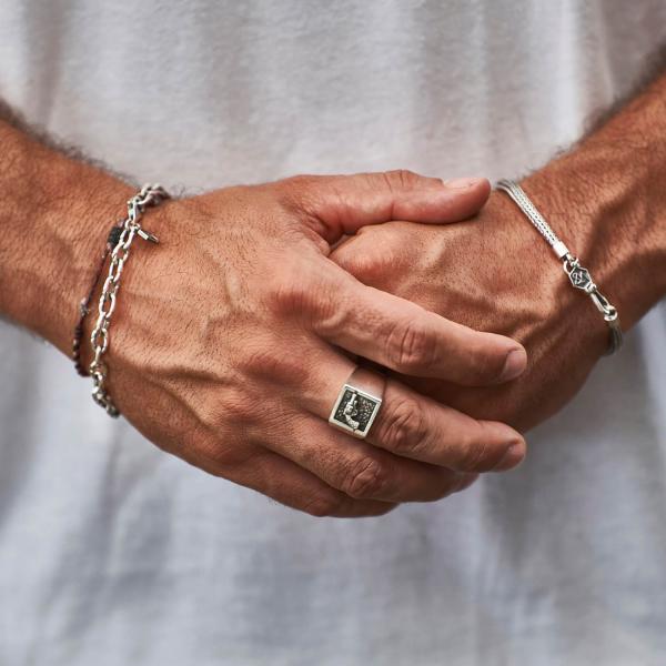 X010 zegelring zilver SXM - Essentials Collectie